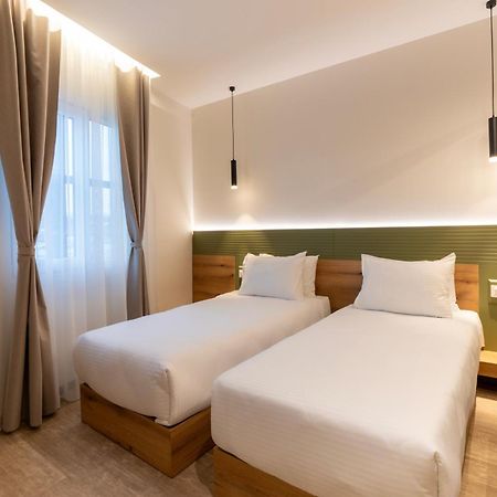 Star Hill Hotel Приштина Экстерьер фото