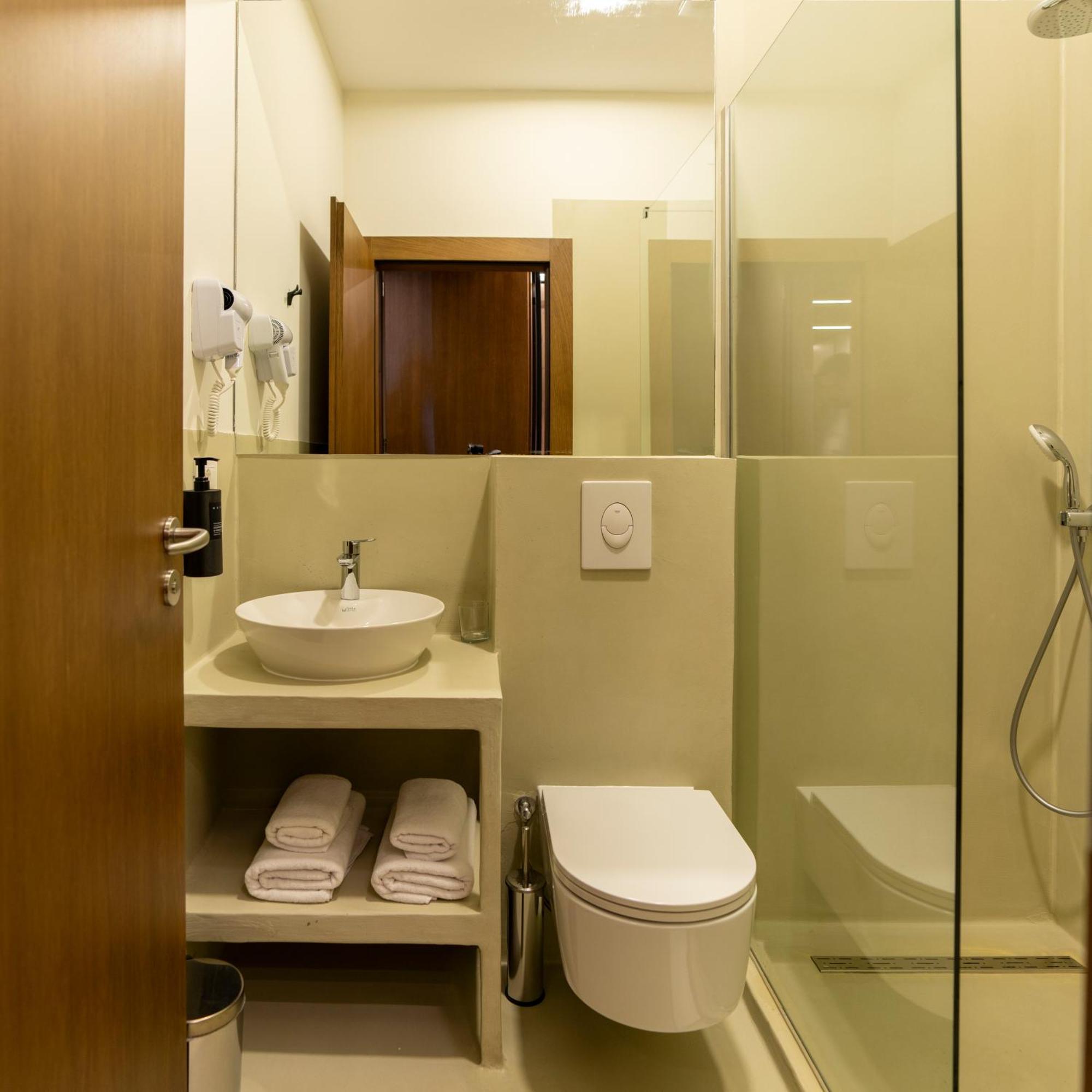 Star Hill Hotel Приштина Экстерьер фото