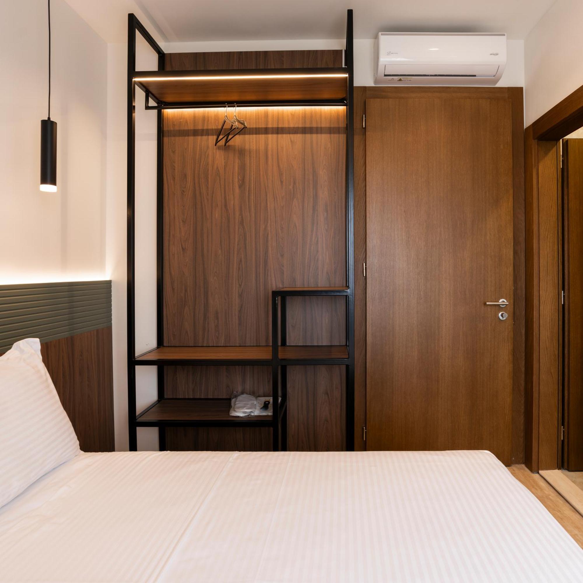 Star Hill Hotel Приштина Экстерьер фото