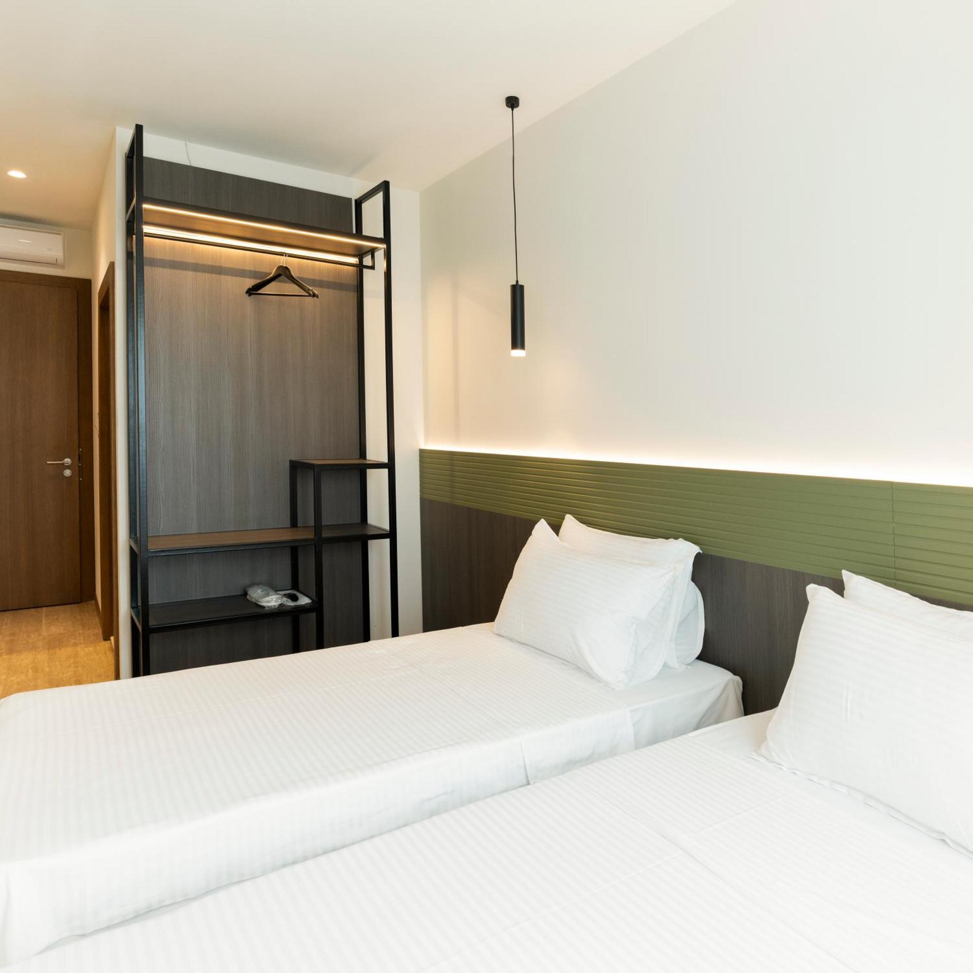 Star Hill Hotel Приштина Экстерьер фото