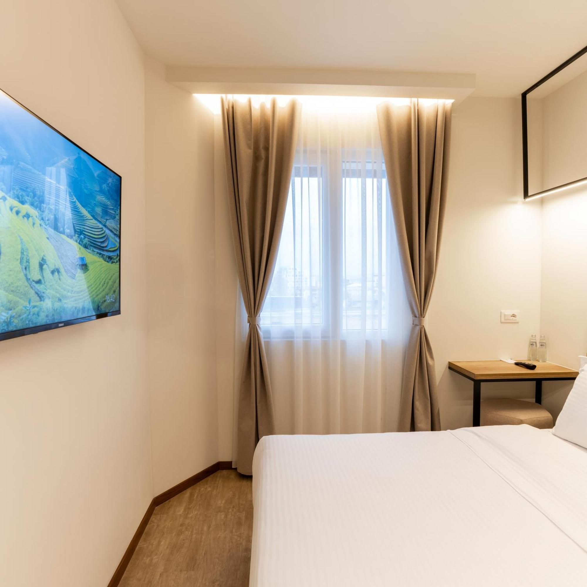 Star Hill Hotel Приштина Экстерьер фото