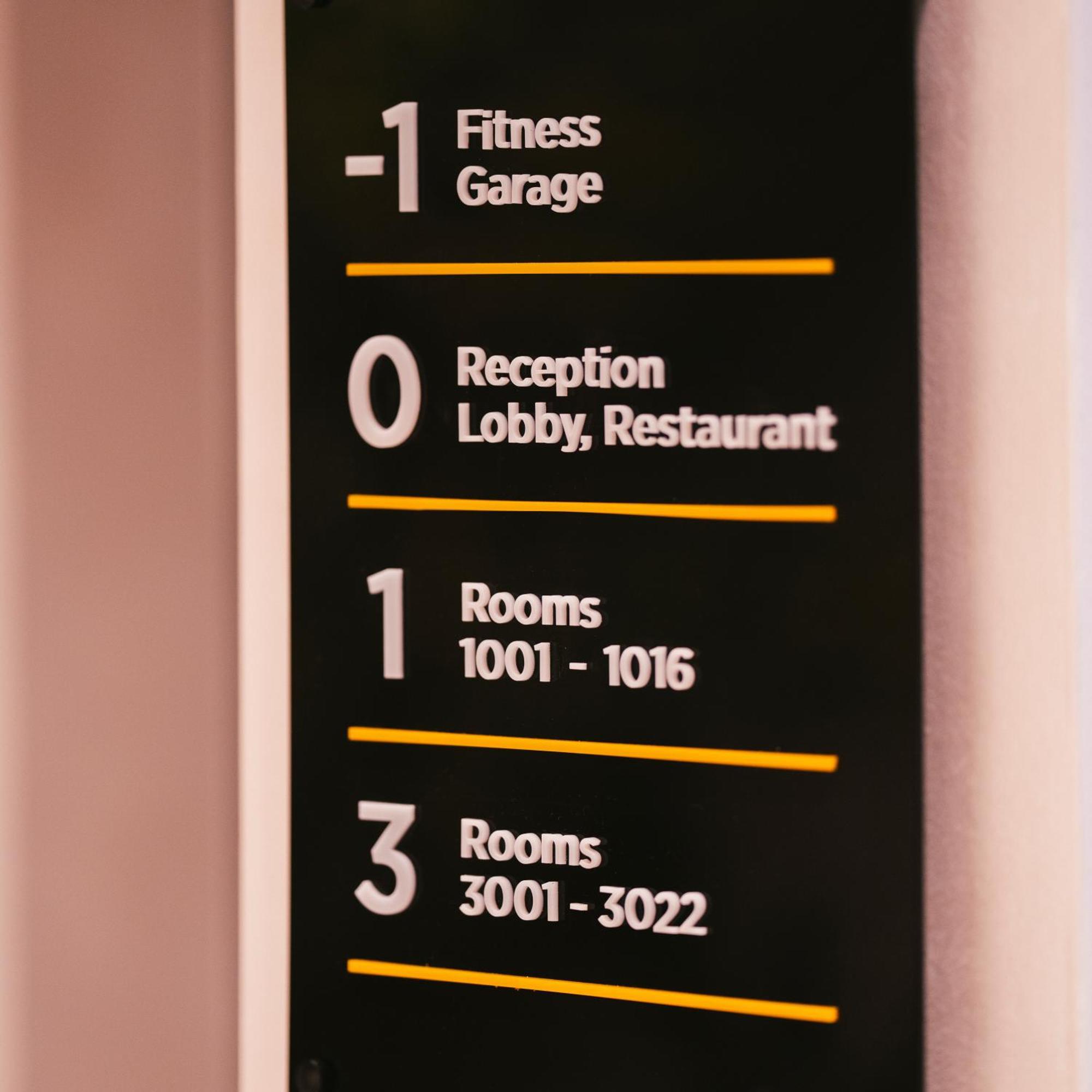 Star Hill Hotel Приштина Экстерьер фото