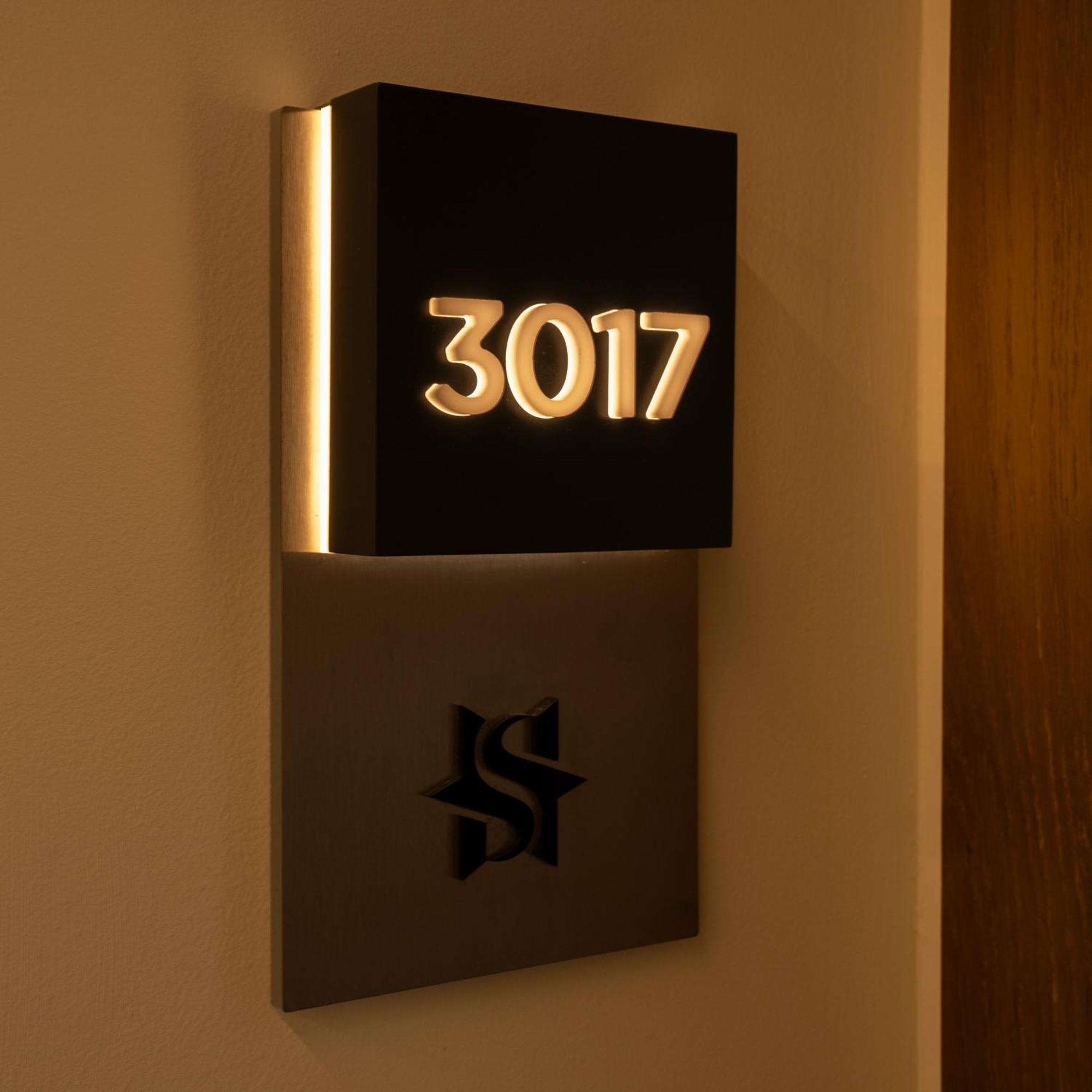 Star Hill Hotel Приштина Экстерьер фото