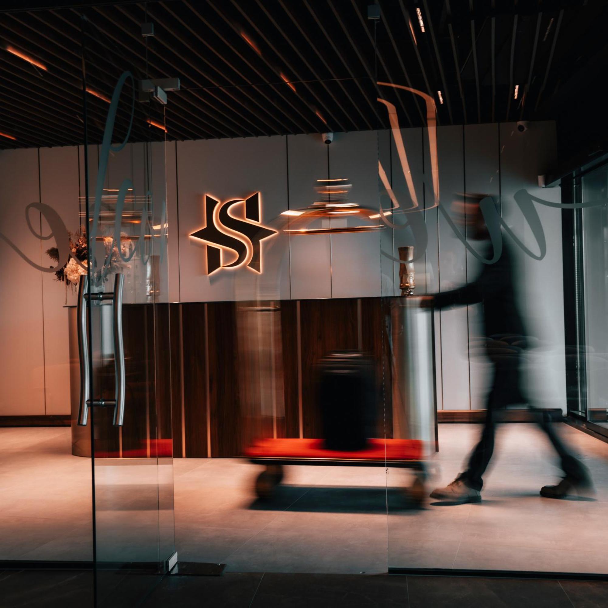 Star Hill Hotel Приштина Экстерьер фото